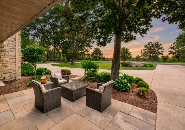 Photo 2 of Sale Pending at 450 Mississippi River Blvd S, Saint Paul, MN 55105 | MLS# 7074483 | Listing updated on 2026-10-12