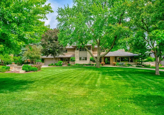 Photo 3 of Mansion for sale at 450 Mississippi River Blvd S, Saint Paul, MN 55105 | MLS# 7074483 | Listing updated on 2026-10-07