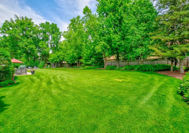 Photo 4 of Sale Pending at 450 Mississippi River Blvd S, Saint Paul, MN 55105 | MLS# 7074483 | Listing updated on 2026-10-12