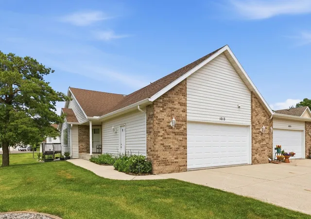 Homes for sale in Hutchinson, MN | 1013 Prairie View Dr Sw, Hutchinson, MN 55350 | MLS# 7074542