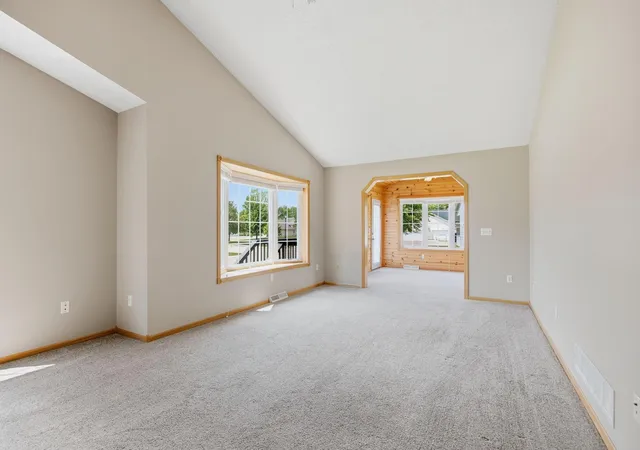 Homes for sale in Hutchinson, MN | 1013 Prairie View Dr Sw, Hutchinson, MN 55350 | MLS# 7074542