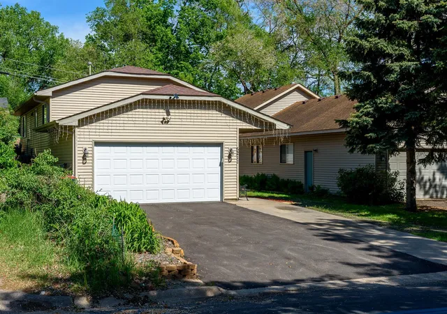 Homes for sale in Columbia Heights, MN | 5211 6Th St Ne, Columbia Heights, MN 55421 | MLS# 7074614