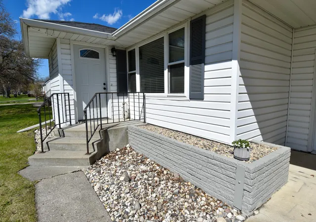 Homes for sale in Thief River Falls, MN | 508 Merriam Ave S, Thief River Falls, MN 56701 | MLS# 7074621