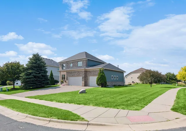 Photo 4 of Single family home for sale at 2061 Cobblestone Dr, Cologne, MN 55322 | MLS# 7074624 | Listing updated on 2026-08-07