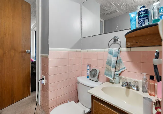 Listing Photo 4 - Condo for sale in building located at 437 Wheeler St N, Saint Paul, MN 55104