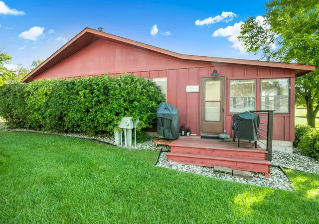 2nd image of 3885 Wahtomin Trl Nw, Alexandria, MN 56308 | MLS# 7074680
