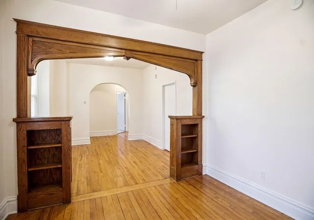 Listing Photo 5 - Condo for sale in building located at 891 Iglehart Ave, Saint Paul, MN 55104