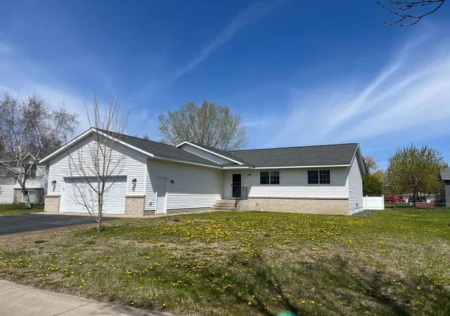 2nd image of 5871 Sandy Dr, Saint Cloud, MN 56303 | MLS# 7074817