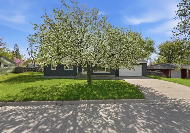 2nd image of 205 Victoria Dr, Alexandria, MN 56308 | MLS# 7074871