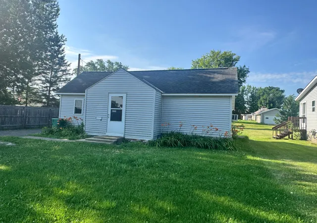 Photo 1 of Single family home for sale at 511 5th Street Nw, Aitkin, MN 56431 | MLS# 7074909 | Listing updated on 2026-07-23