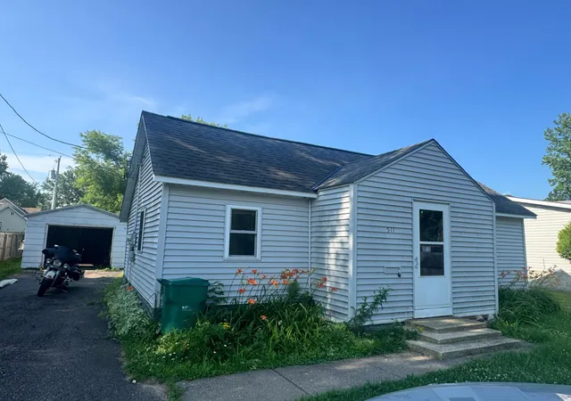 Photo 2 of Single family home for sale at 511 5th Street Nw, Aitkin, MN 56431 | MLS# 7074909 | Listing updated on 2026-07-23