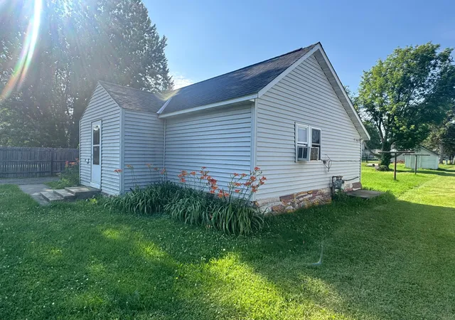 Photo 3 of Single family home for sale at 511 5th Street Nw, Aitkin, MN 56431 | MLS# 7074909 | Listing updated on 2026-07-23