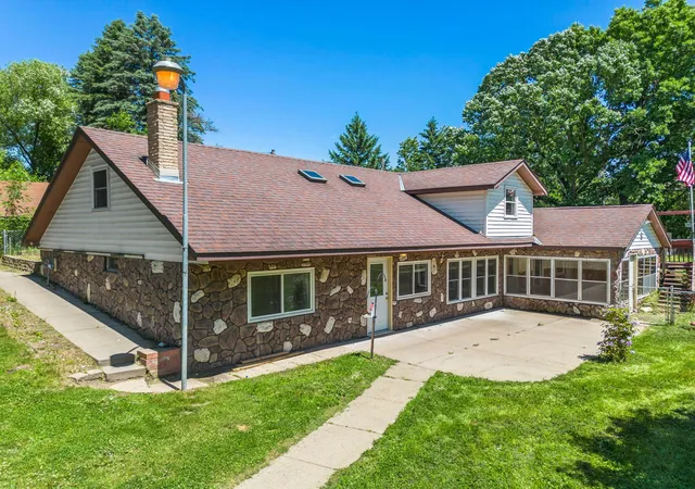 Homes for sale in Cambridge, MN | 33455 Jackson St Ne, Cambridge, MN 55008 | MLS# 7074931