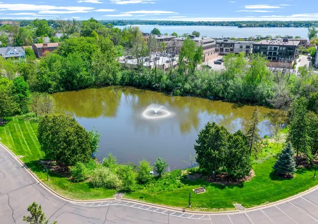 5th image of 205 Barry #117, Wayzata, MN 55391 | MLS# 7074963