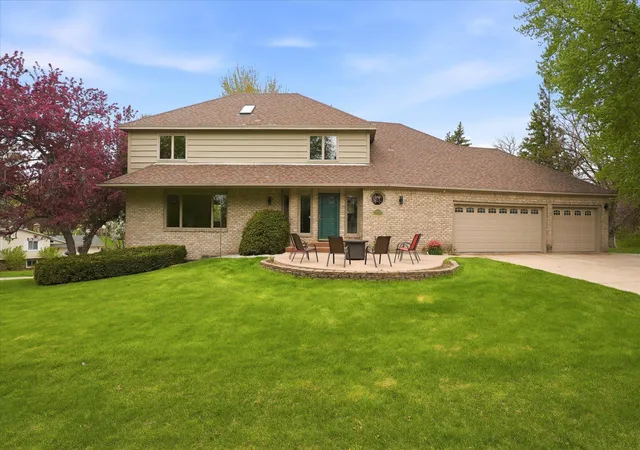 Photo 1 of Single family home for sale at 2500 Highland View Ave S, Burnsville, MN 55337 | MLS# 7074968 | Listing updated on 2026-09-12