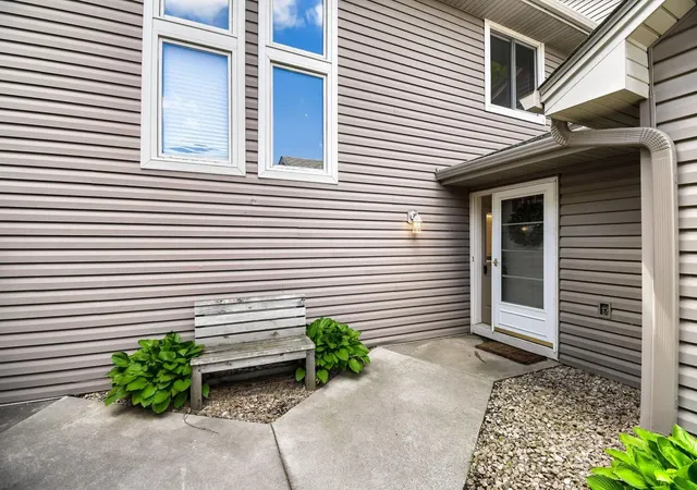 2nd image of 8862 Cottonwood Ln N, Maple Grove, MN 55369 | MLS# 7074985