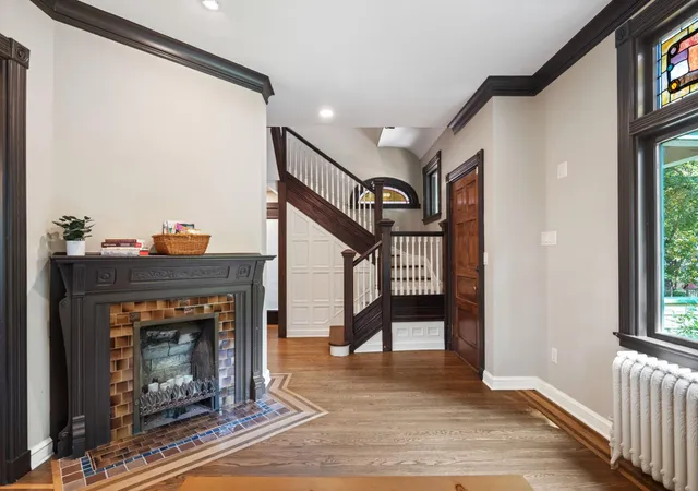 Photo 4 of Sale Pending at 763 Cherokee Ave, Saint Paul, MN 55107 | MLS# 7075052 | Listing updated on 2026-09-23