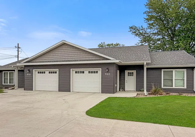 Homes for sale in Edgerton, MN | 950 W 1St Ave, Edgerton, MN 56128 | MLS# 7075053