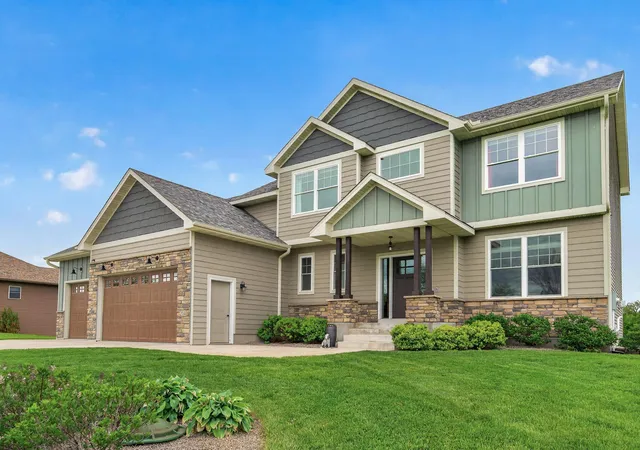 Homes for sale in New Prague, MN | 214 Cedar Lake Ct, New Prague, MN 56071 | MLS# 7075090