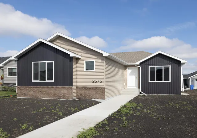 Photo 1 of Single family home for sale at 2575 Golden Ln S, Fargo, ND 58104 | MLS# 7075112 | Listing updated on 2026-09-23
