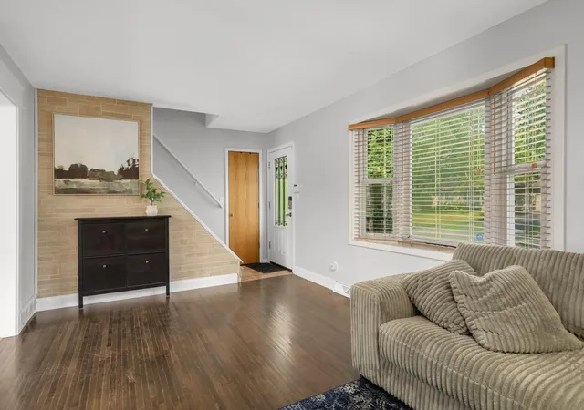 2nd image of 1459 Rainbow Ave, Maple Plain, MN 55359 | MLS# 7075114