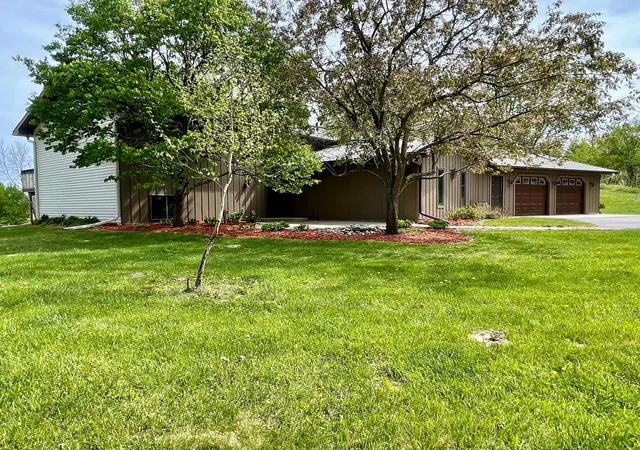 1st image of 170 6th Ln Ne, Oronoco, MN 55960 | MLS# 7075119