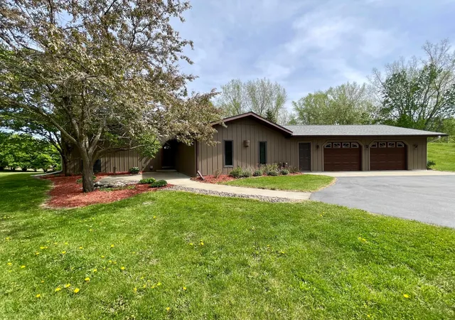 4th image of 170 6Th Ln Ne, Oronoco, MN 55960 | MLS# 7075119