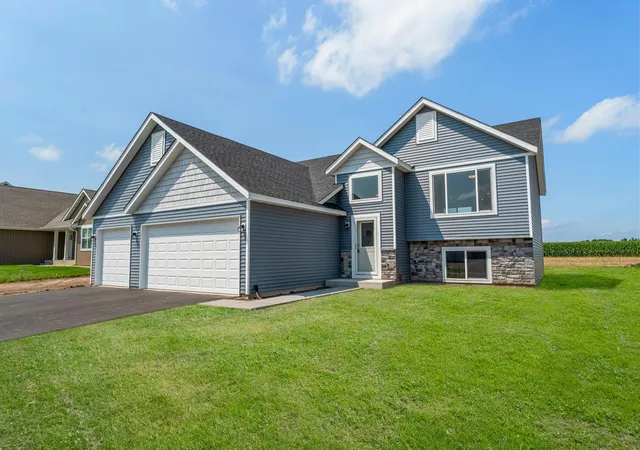 Photo 1 of Single family home for sale at 106 Maple Ct, Cannon Falls, MN 55009 | MLS# 7075175 | Listing updated on 2026-09-17
