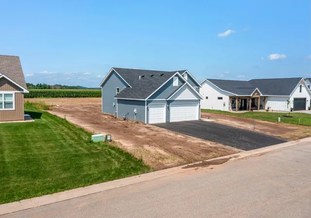 Photo 3 of Single family home for sale at 106 Maple Ct, Cannon Falls, MN 55009 | MLS# 7075175 | Listing updated on 2026-09-17