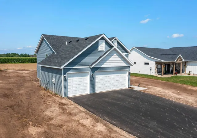Photo 3 of Single family home for sale at 106 Maple Ct, Cannon Falls, MN 55009 | MLS# 7075175 | Listing updated on 2026-09-17