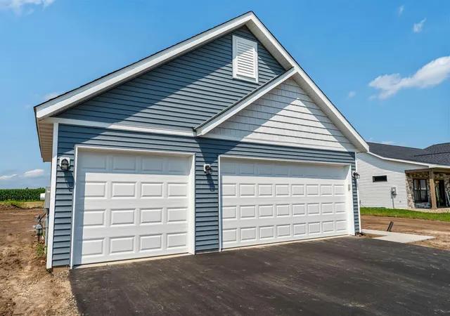 Photo 4 of Single family home for sale at 106 Maple Ct, Cannon Falls, MN 55009 | MLS# 7075175 | Listing updated on 2026-09-17