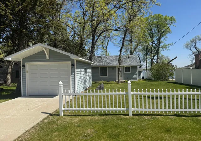 Photo 3 of Single family home for sale at 7221 100th Avenue SE, Clear Lake, MN 55319 | MLS# 7075260 | Listing updated on 2026-08-25