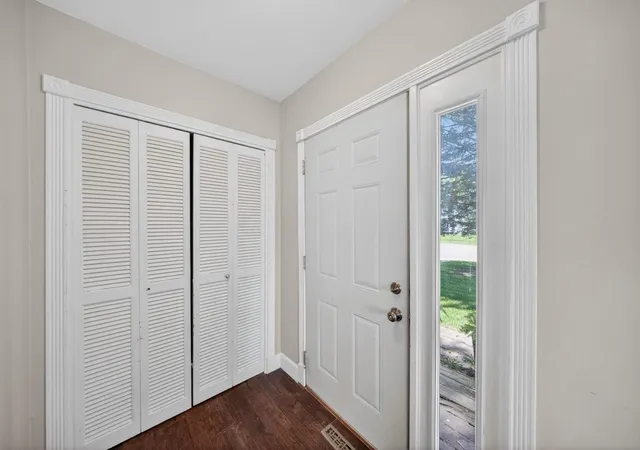4th image of 6703 Simpson Rd Se, Rochester, MN 55904 | MLS# 7075283