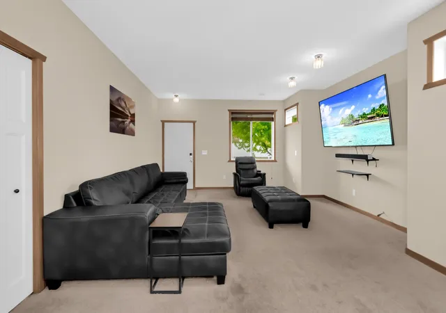 Photo 4 of Single family home for sale at 1283 County Rd D Cir E #B, Saint Paul, MN 55109 | MLS# 7075314 | Listing updated on 2026-09-15