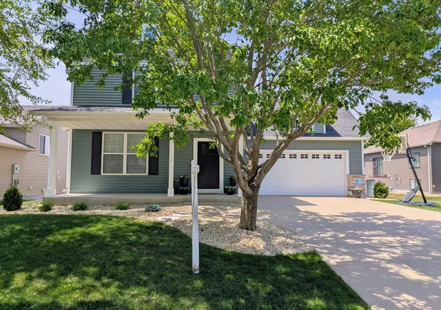 Photo 2 of Sale Pending at 1411 Century Point Ln Ne, Rochester, MN 55906 | MLS# 7075321 | Listing updated on 2026-07-29