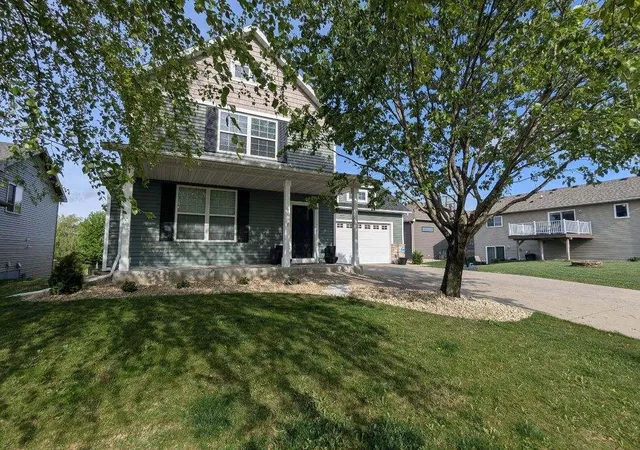 Photo 3 of Sale Pending at 1411 Century Point Ln Ne, Rochester, MN 55906 | MLS# 7075321 | Listing updated on 2026-07-29