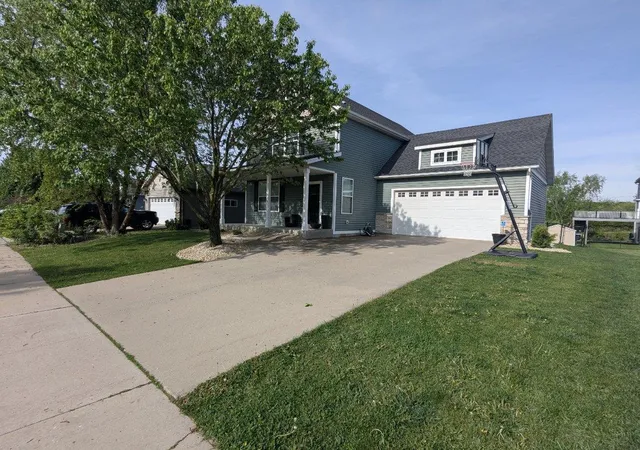 Photo 3 of Sale Pending at 1411 Century Point Ln NE, Rochester, MN 55906 | MLS# 7075321 | Listing updated on 2026-07-29