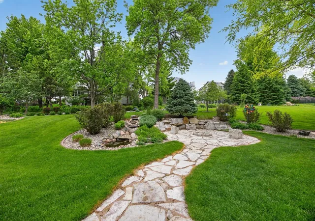 3rd image of 2937 Oakview Dr Ne, Rochester, MN 55906 | MLS# 7075328