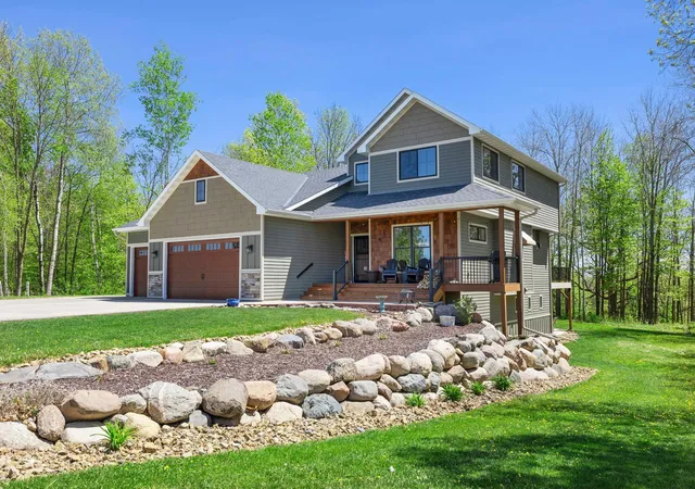 Homes for sale in Shafer, MN | 19151 Shamrock Ln, Shafer, MN 55074 | MLS# 7075330