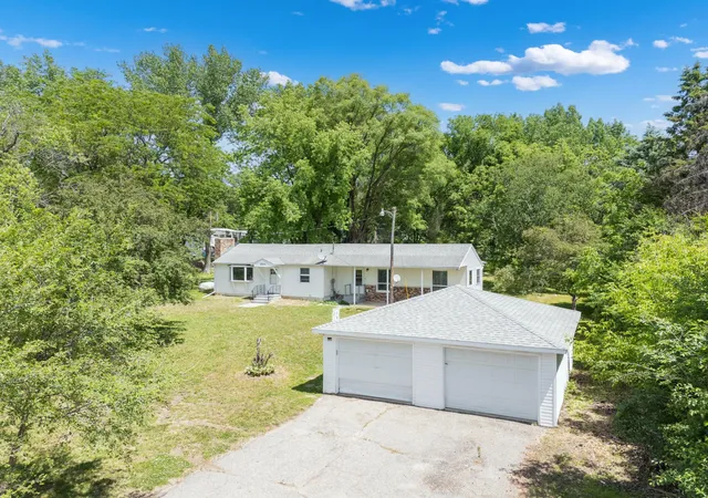 Photo 3 of Single family home for sale at 3244 Marion Rd Se, Rochester, MN 55904 | MLS# 7075346 | Listing updated on 2026-09-14