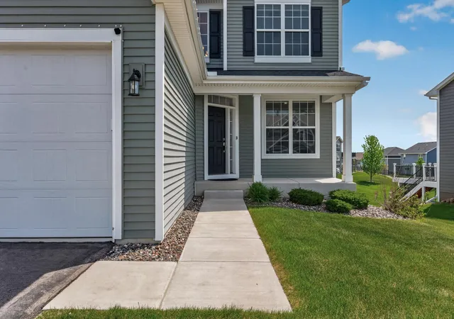 Homes for sale in Carver, MN | 1559 Edgebrook Ln, Carver, MN 55315 | MLS# 7075356