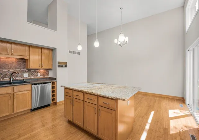 Homes for sale in Bloomington, MN | 1005 W 105Th St, Bloomington, MN 55431 | MLS# 7075373