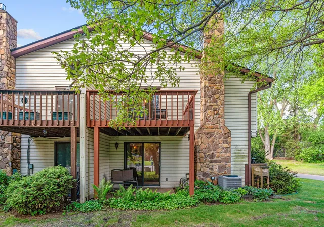 Homes for sale in Shoreview, MN | 850 Martha Lake Ct, Shoreview, MN 55126 | MLS# 7075387