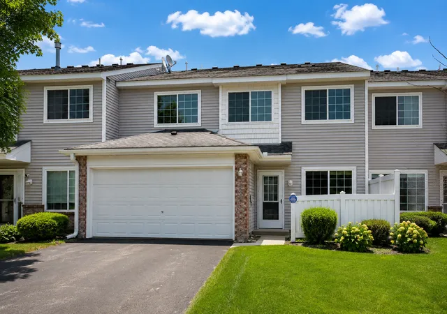 Homes for sale in Apple Valley, MN | 15981 Flotilla Trl #311, Apple Valley, MN 55124 | MLS# 7075398
