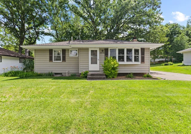 2nd image of 5956 Ensign Ave N, New Hope, MN 55428 | MLS# 7075458