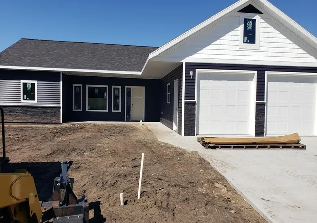 1st image of 1019 8th Ave Ne, Perham, MN 56573 | MLS# 7075510