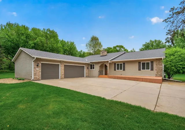 Homes for sale in Lake Elmo, MN | 5737 N Highlands Ct, Lake Elmo, MN 55042 | MLS# 7075547