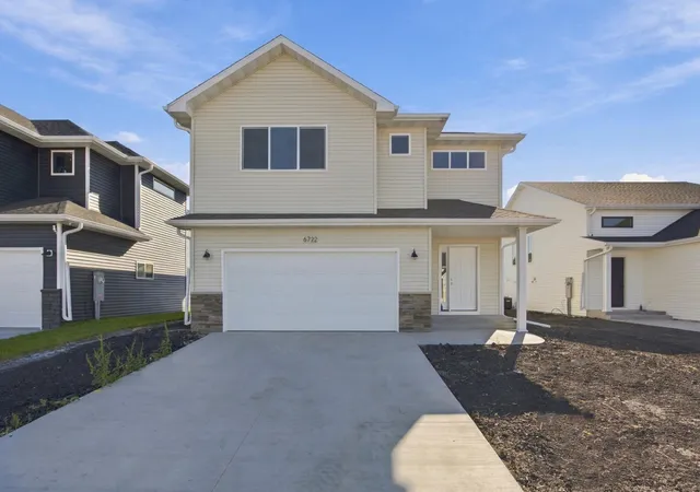 Photo 1 of Single family home for sale at 6722 Selkirk Dr S, Fargo, ND 58104 | MLS# 7075557 | Listing updated on 2026-10-01