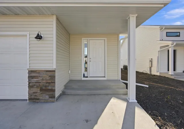 Photo 3 of Single family home for sale at 6722 Selkirk Dr S, Fargo, ND 58104 | MLS# 7075557 | Listing updated on 2026-10-01