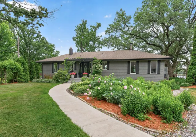 Homes for sale in Mounds View, MN | 7805 Gloria Cir, Mounds View, MN 55112 | MLS# 7075652